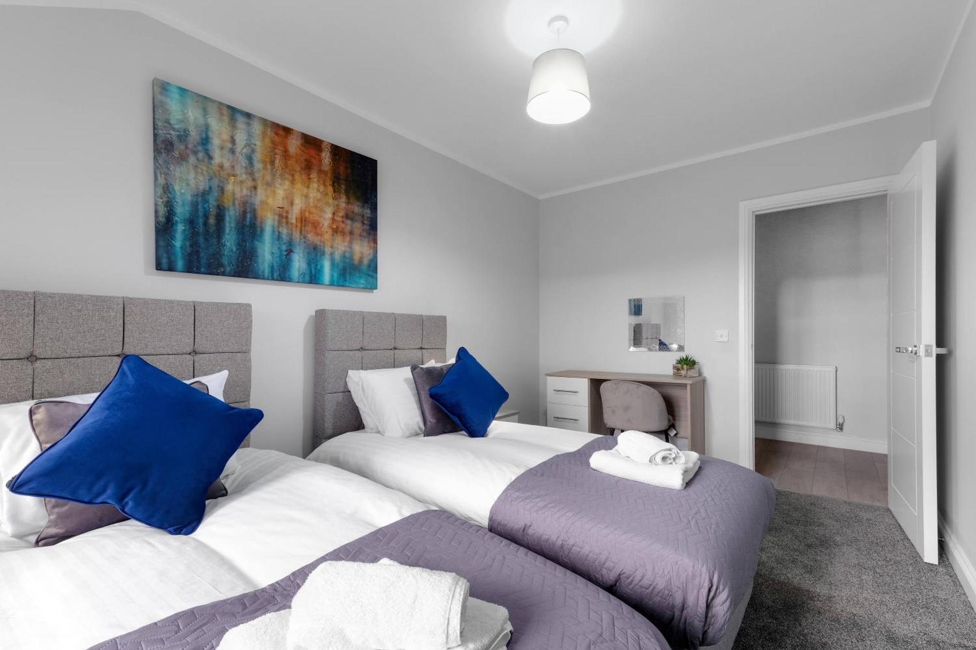 2 Bedroom Penthouse With Parking High Wycombe By 360Stays Екстериор снимка