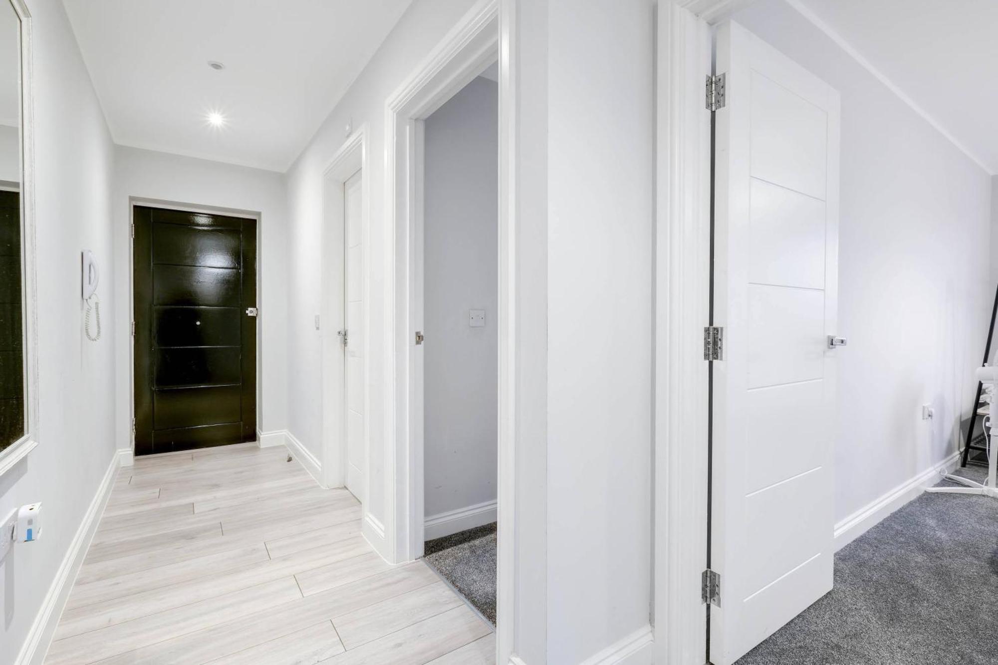 2 Bedroom Penthouse With Parking High Wycombe By 360Stays Екстериор снимка