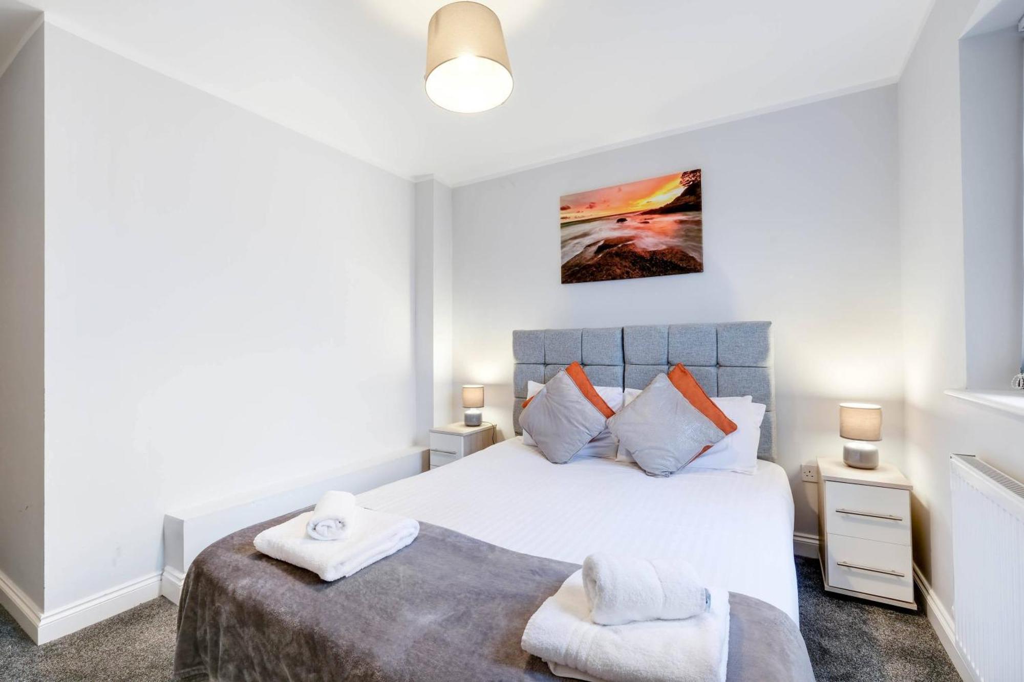 2 Bedroom Penthouse With Parking High Wycombe By 360Stays Екстериор снимка