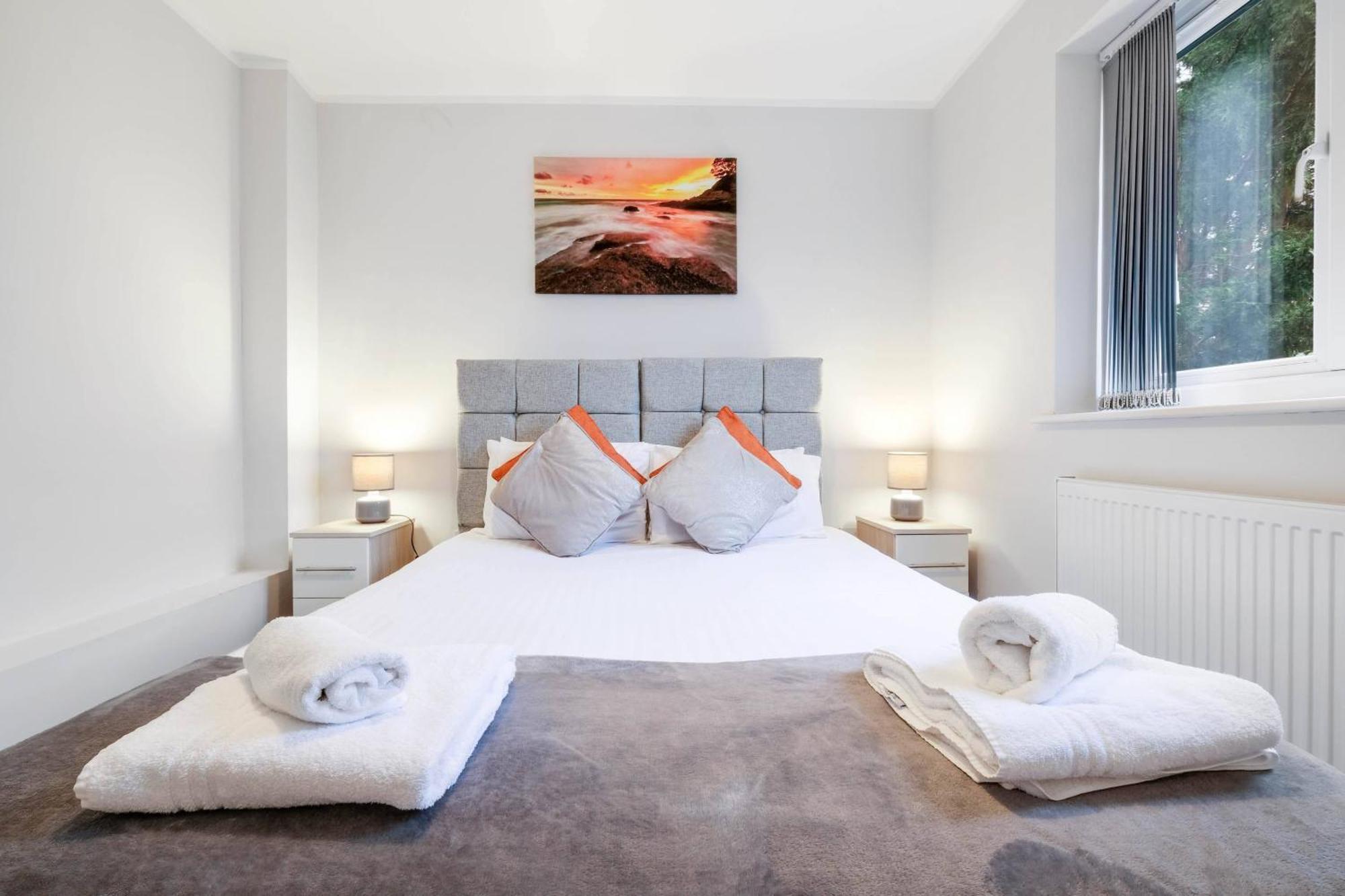 2 Bedroom Penthouse With Parking High Wycombe By 360Stays Екстериор снимка