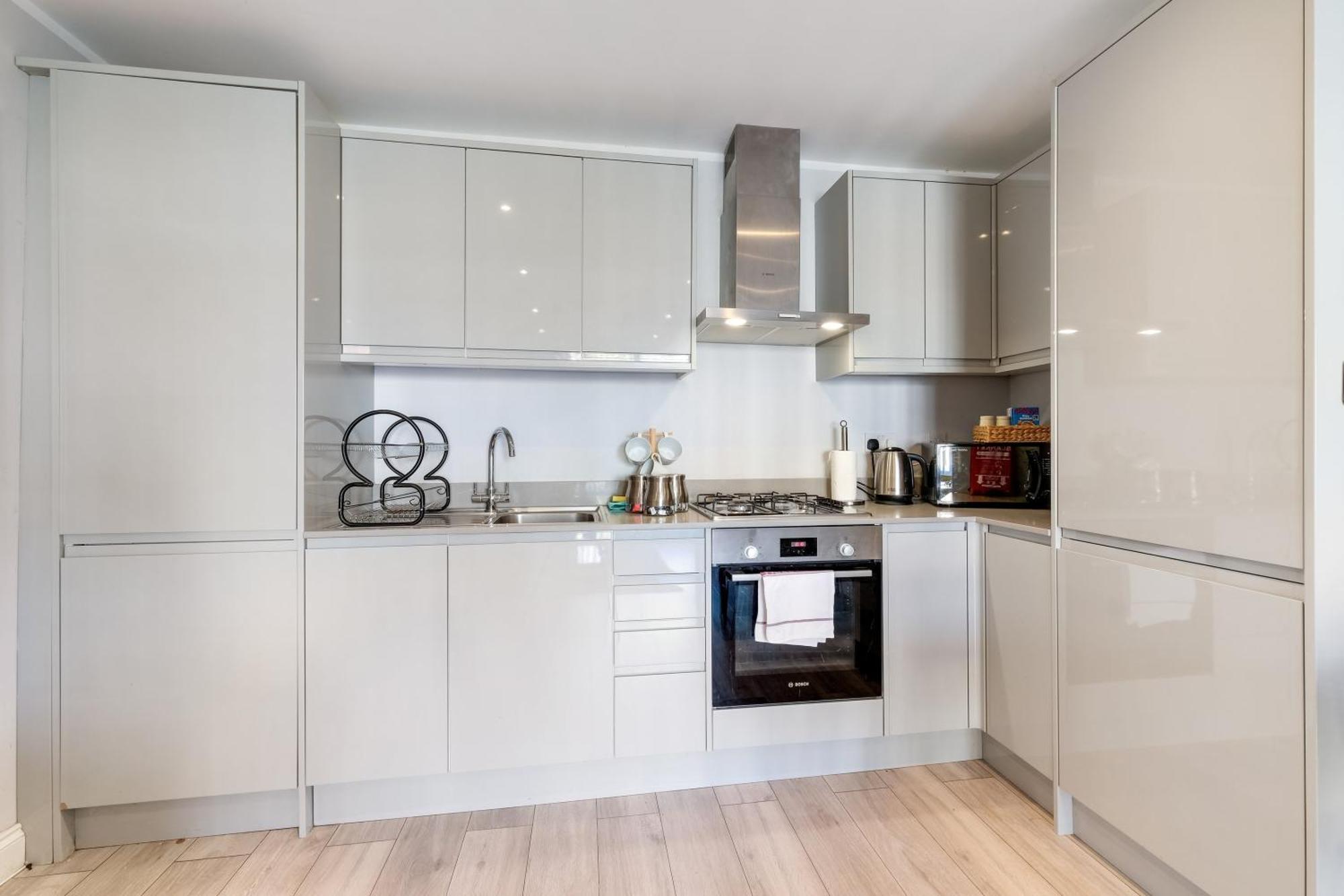 2 Bedroom Penthouse With Parking High Wycombe By 360Stays Екстериор снимка